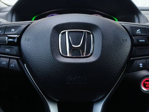 Used 2020 Honda Accord Touring image 5