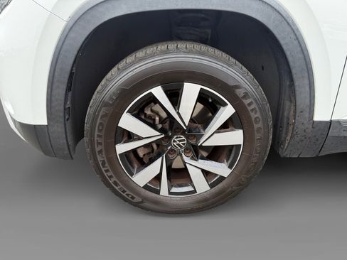 Certified 2020 Volkswagen Atlas Cross Sport SE image 9