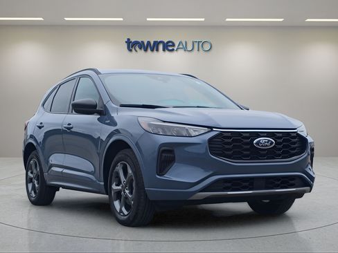 Used 2024 Ford Escape ST-Line w/ Tech Pack #1 AWD/4WD image 7