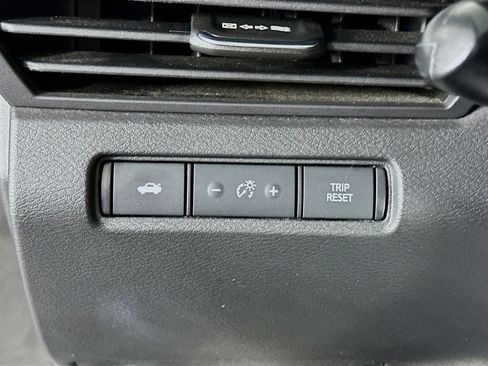 Used 2023 Nissan Altima 2.5 SV FWD image 17