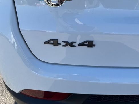 New 2026 Jeep Compass Latitude image 6