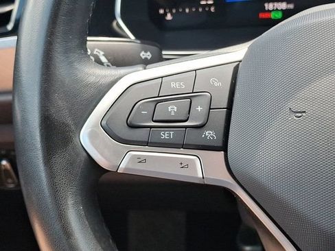Certified 2023 Volkswagen Jetta SE FWD image 25