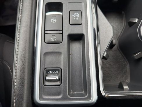 Used 2024 Nissan Pathfinder SV FWD image 24