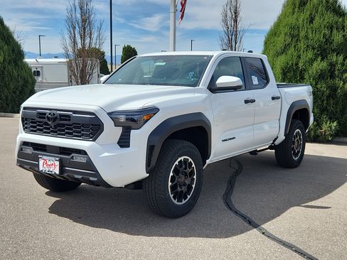 New 2026 Toyota Tacoma TRD Off-Road w/ TRD Off Road Premium Package AWD/4WD image 4
