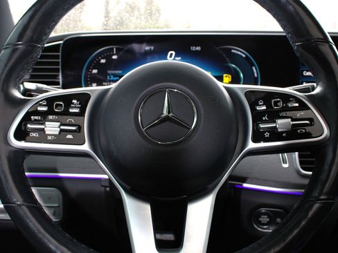 Used 2021 Mercedes-Benz GLS 580 4MATIC image 23