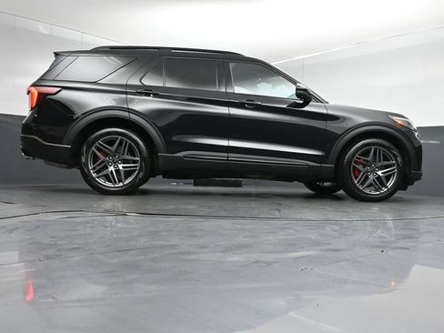 Certified 2025 Ford Explorer ST AWD/4WD image 46