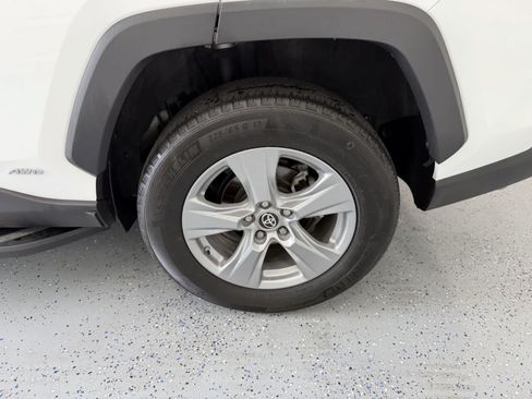 Used 2022 Toyota RAV4 LE AWD/4WD image 14
