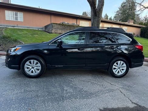 Used 2016 Subaru Outback 2.5i Premium image 8