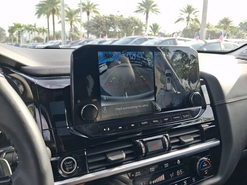 Certified 2022 Nissan Pathfinder Platinum w/ Cargo Package AWD/4WD image 24
