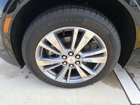 Used 2025 Cadillac XT5 Premium Luxury image 11