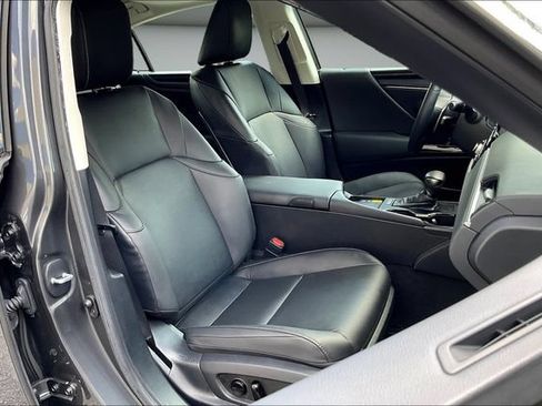 Used 2024 Lexus ES 350 w/ Premium Package FWD image 31