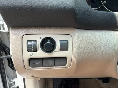 Used 2006 Subaru Outback 3.0R AWD/4WD image 12