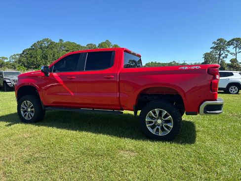 Used 2020 Chevrolet Silverado 1500 LT AWD/4WD image 5