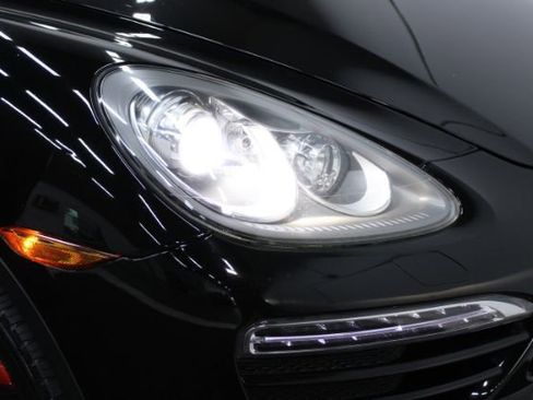 Used 2012 Porsche Cayenne image 22