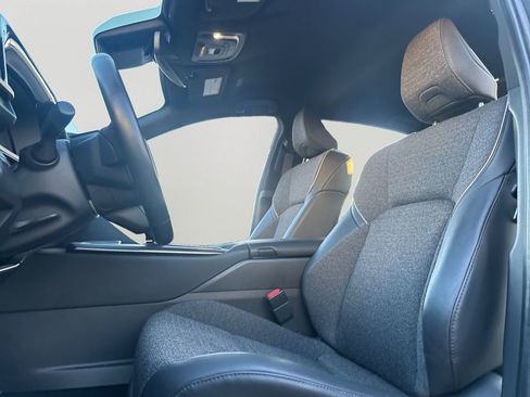 Used 2023 Toyota Crown XLE image 21