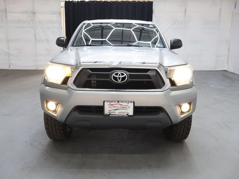Used 2015 Toyota Tacoma 4x4 Double Cab w/ TRD Off-Road Package image 2