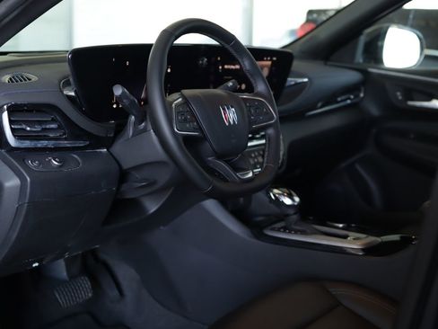 Used 2025 Buick Envista Sport Touring w/ Convenience I Package image 9