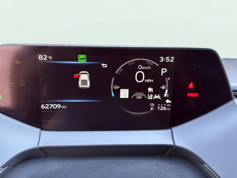 Used 2023 Toyota Prius Prime FWD image 17