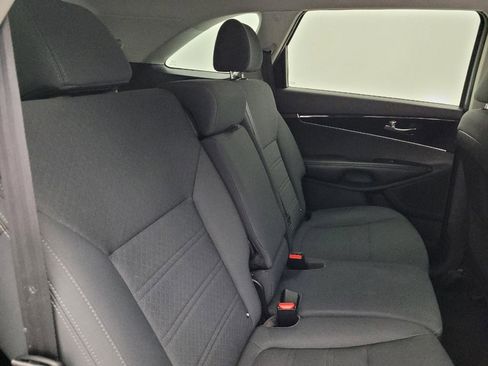 Used 2020 Kia Sorento LX image 19
