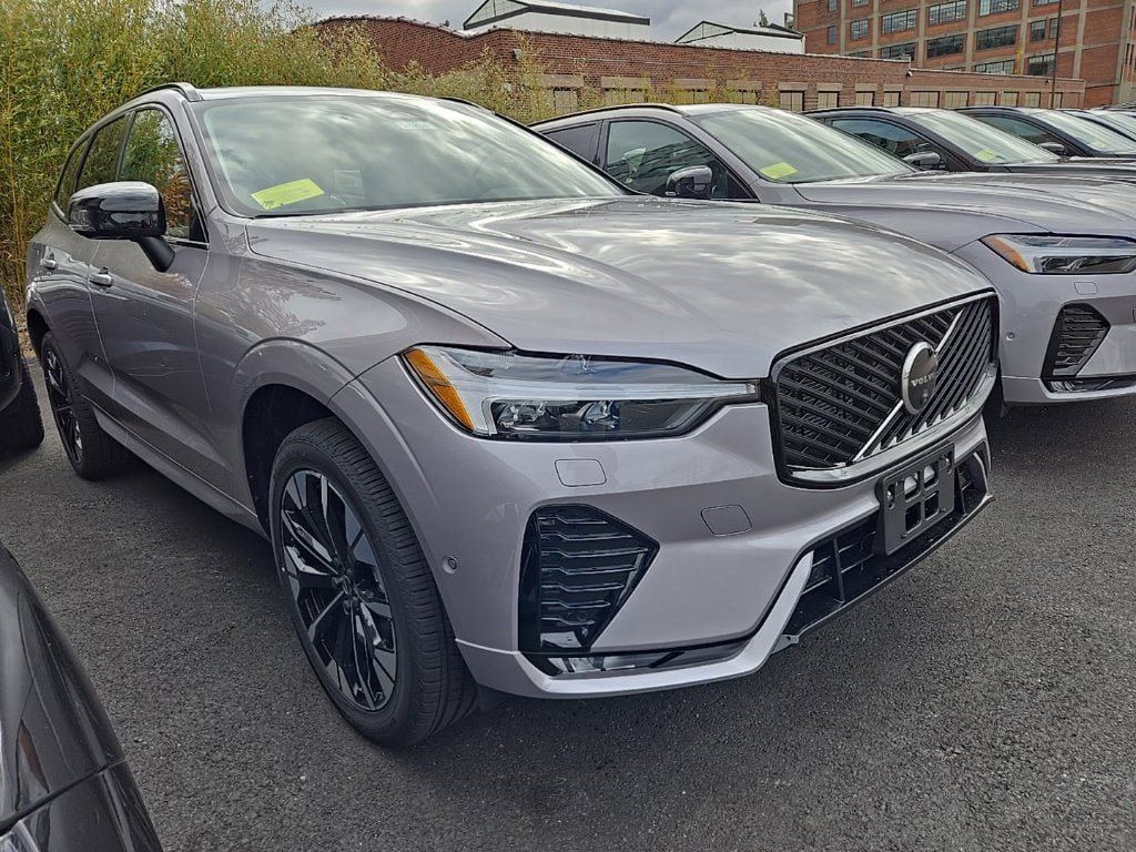 New 2026 Volvo XC60 B5 Plus w/ Protection Package Premier AWD/4WD image 2