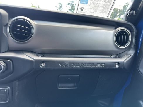 Used 2019 Jeep Wrangler Unlimited Sport AWD/4WD image 37