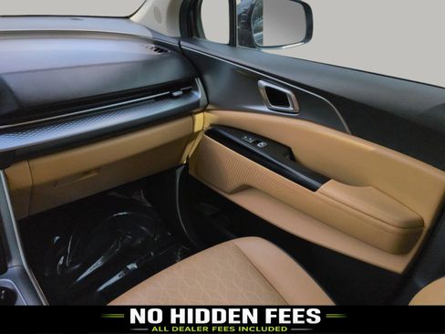 Certified 2023 Kia Carnival LX FWD image 1