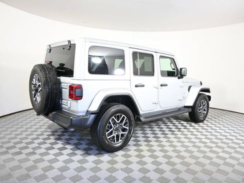 Used 2024 Jeep Wrangler Unlimited Sahara w/ Safety Group AWD/4WD image 6