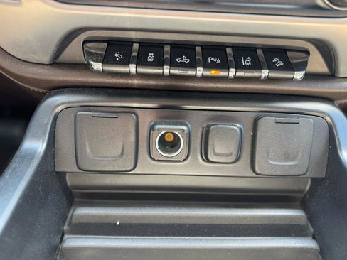 Used 2015 GMC Sierra 1500 SLT w/ SLT Crew Cab Value Package image 37