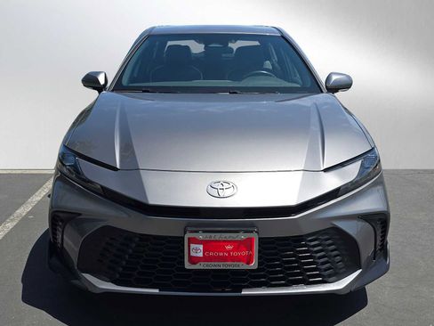 Certified 2025 Toyota Camry SE FWD image 8
