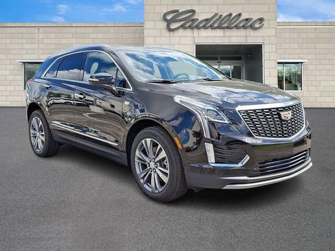 New 2025 Cadillac XT5 Premium Luxury image 2