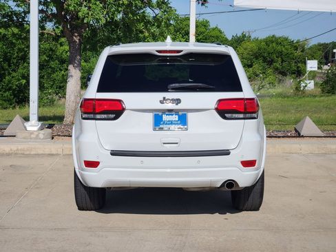 Used 2021 Jeep Grand Cherokee Laredo X RWD image 6