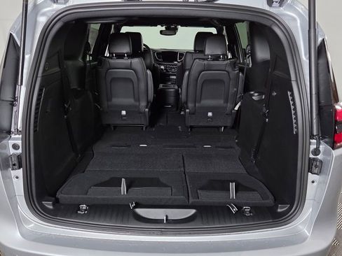 New 2026 Chrysler Pacifica Select FWD image 10