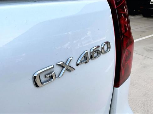 Used 2022 Lexus GX 460 Luxury w/ Sport Design Package AWD/4WD image 10