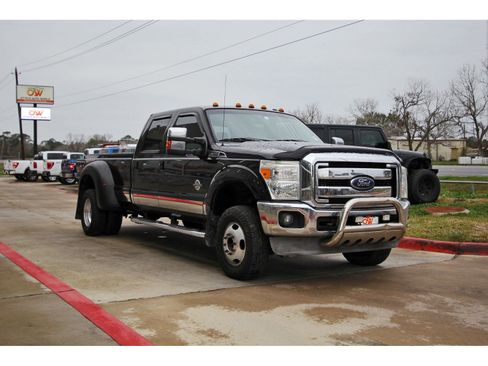 Used 2013 Ford F350 Lariat w/ Lariat Ultimate Pkg image 2