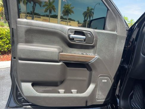 Used 2020 Chevrolet Silverado 1500 LT Trail Boss w/ Midnight Edition image 36