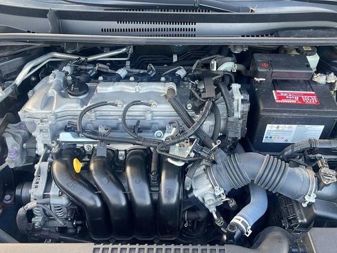 Used 2021 Toyota Corolla LE image 18