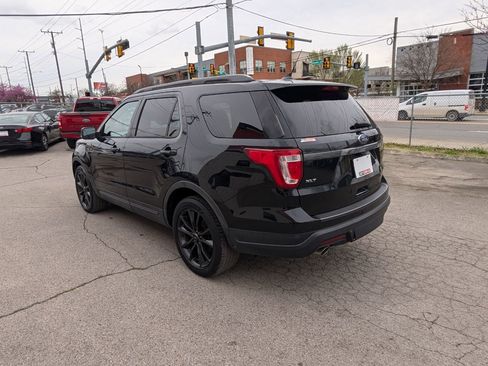 Used 2019 Ford Explorer XLT w/ Equipment Group 202A image 6