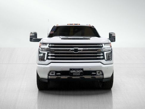 Used 2022 Chevrolet Silverado 2500 High Country w/ Technology Package AWD/4WD image 8
