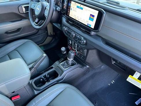 New 2026 Jeep Gladiator Mojave image 15