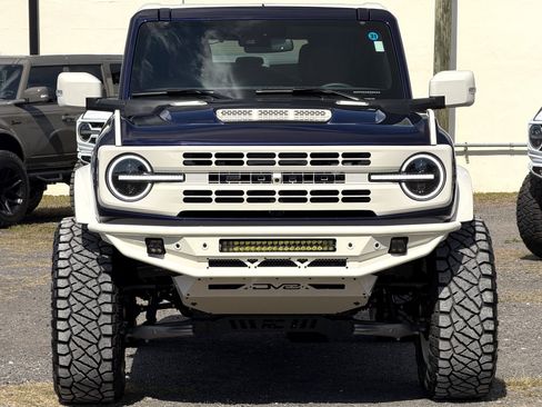 Used 2025 Ford Bronco Outer Banks AWD/4WD image 2