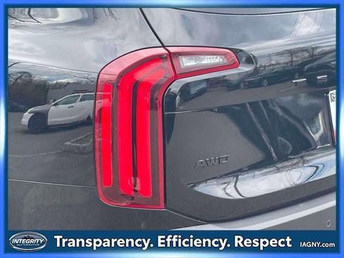 Used 2022 Kia Telluride SX w/ SX Prestige Package AWD/4WD image 11