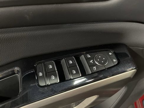 Used 2023 Nissan Pathfinder Platinum image 10