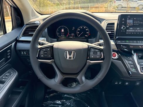 New 2026 Honda Odyssey Touring image 16