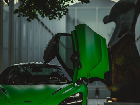 Used 2018 McLaren 720S Performance RWD image 11