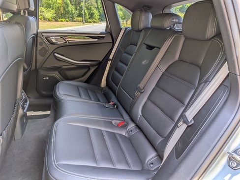 Certified 2025 Porsche Macan Turbo AWD/4WD image 25