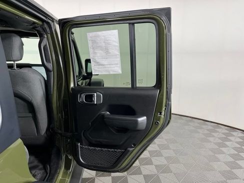 Used 2024 Jeep Wrangler Unlimited AWD/4WD image 42