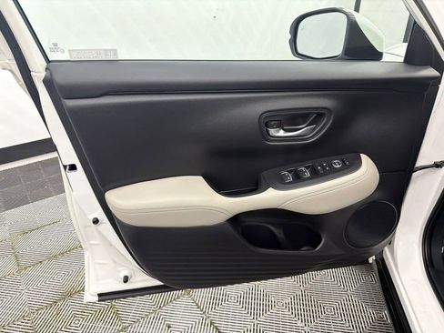 Used 2023 Honda HR-V EX-L image 11