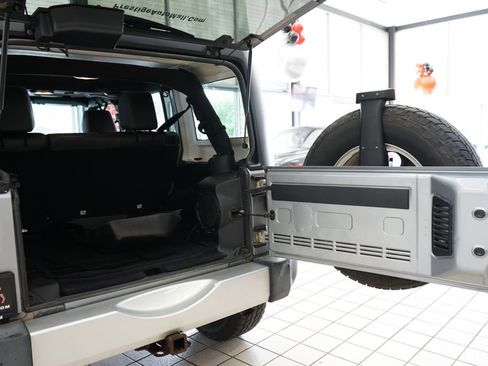 Used 2014 Jeep Wrangler Unlimited Sahara w/ Dual Top Group AWD/4WD image 46