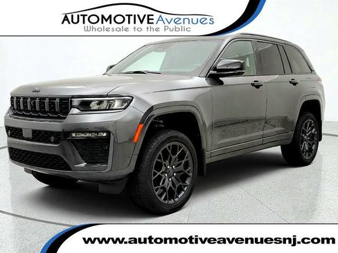 Used 2026 Jeep Grand Cherokee Summit w/ Obsidian Package AWD/4WD image 1