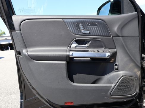 Used 2025 Mercedes-Benz GLB 250 image 13